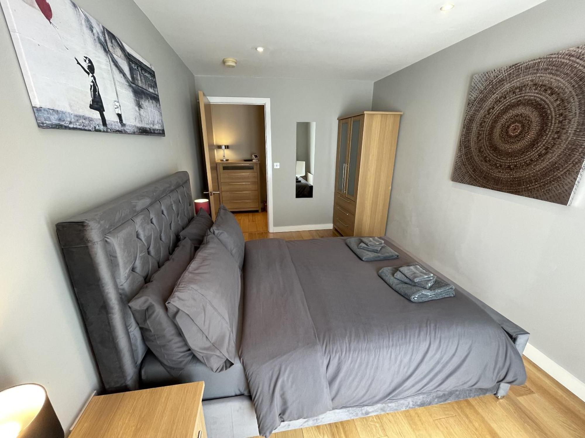 Stunning 2-Bed Town Centre Apartment - Hosted By Hutch Lifestyle เลมิงตันสปา ภายนอก รูปภาพ