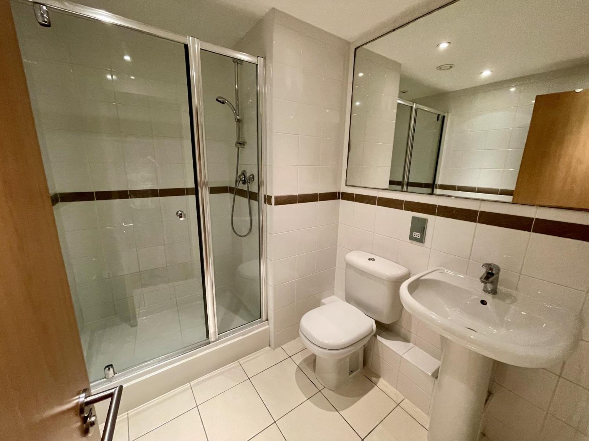 Stunning 2-Bed Town Centre Apartment - Hosted By Hutch Lifestyle เลมิงตันสปา ภายนอก รูปภาพ