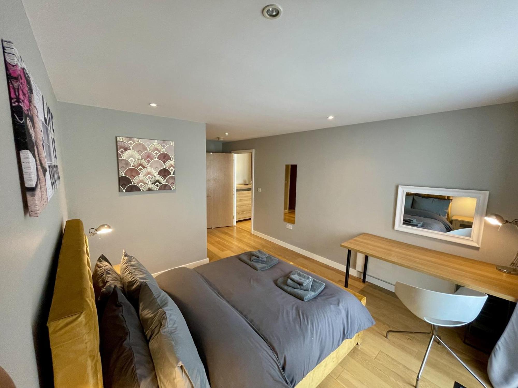 Stunning 2-Bed Town Centre Apartment - Hosted By Hutch Lifestyle เลมิงตันสปา ภายนอก รูปภาพ
